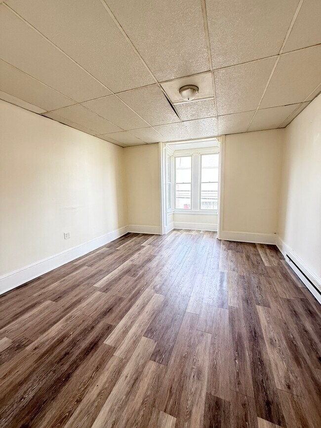 Foto del edificio - 150 E Market St