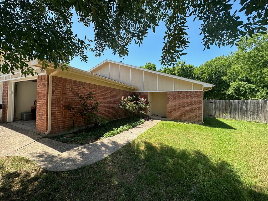 11915 Metmora Ct, Aledo, TX 76008 Townhome Rentals in Aledo TX