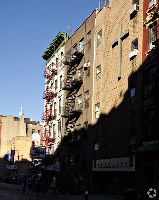 Primary Photo - 95 Madison St