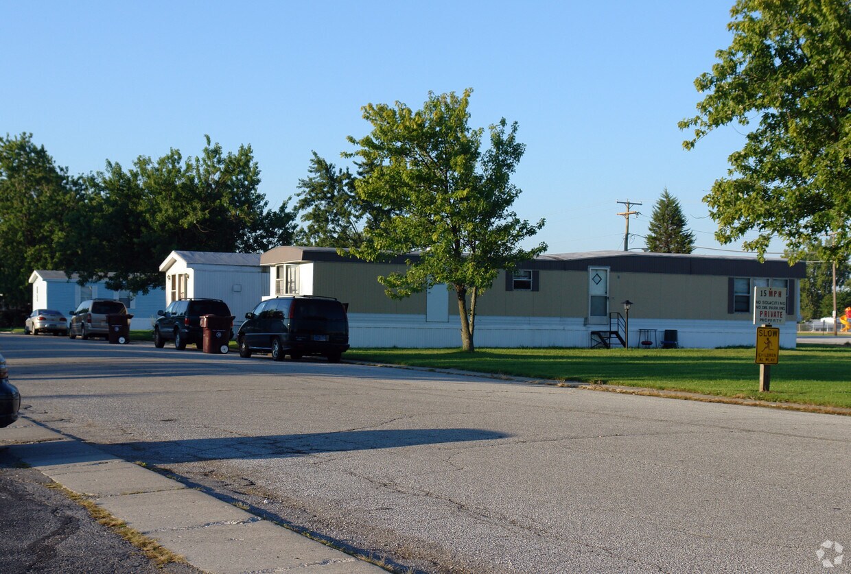 Ridgebrook Hills Apartments 2737 W Washington Center Rd Fort Wayne