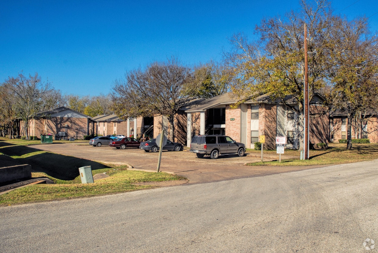 Building Photo - Park Forest Apartments