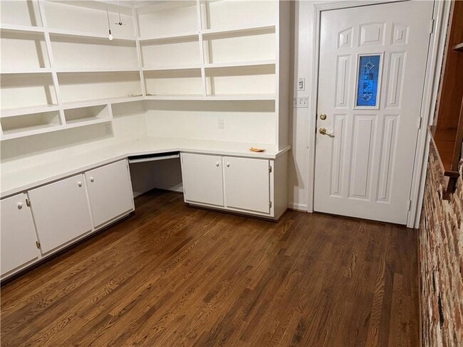 Photo - 2022 Woodbine Terrace NE Unit House