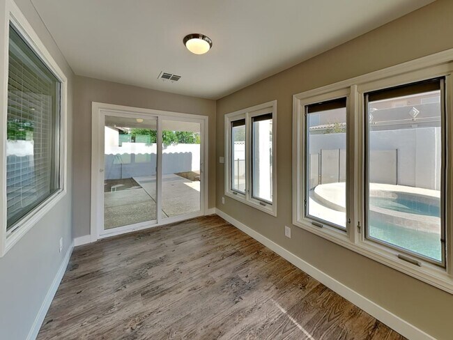 Building Photo - 1167 Evening Canyon Ave