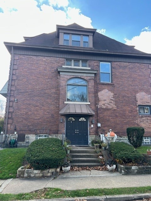 Building Photo - 900 Savannah Ave