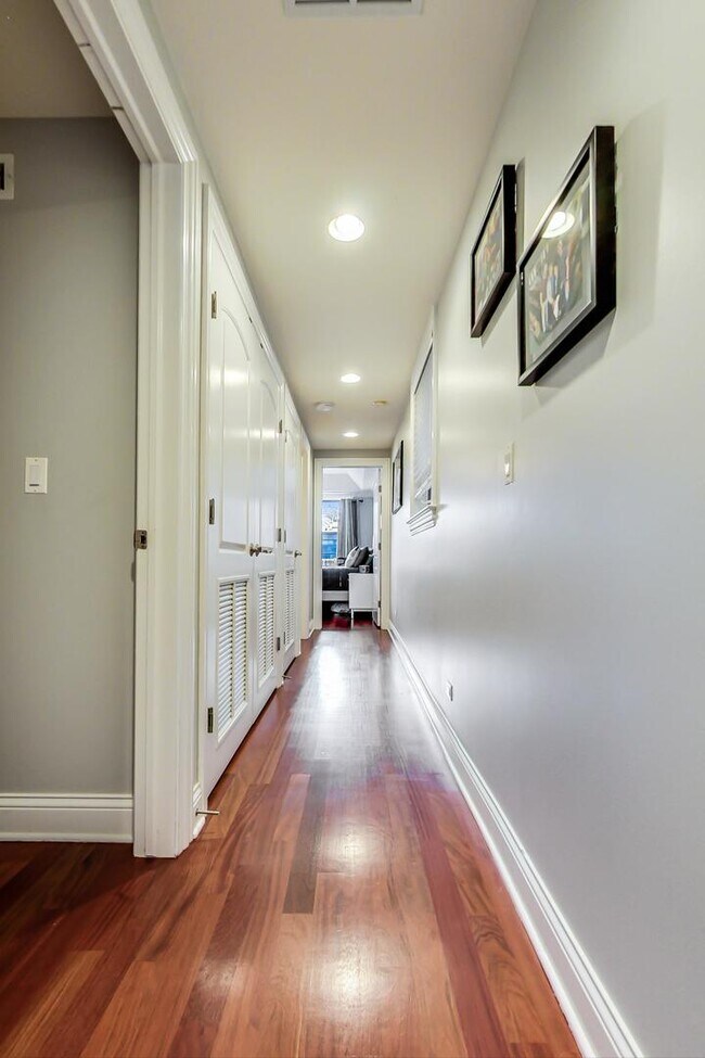 Foto del edificio - 3723 N Wilton Ave