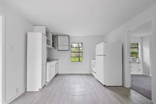 Foto del edificio - 806 E Emily Ave