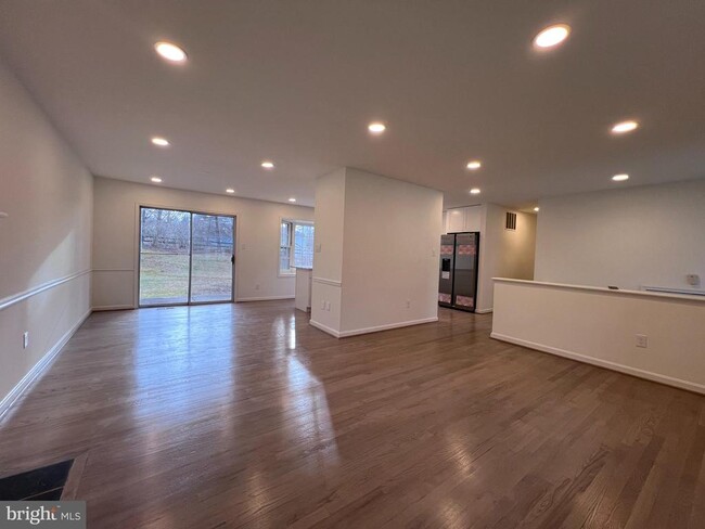 Building Photo - 22 Trailridge Ct