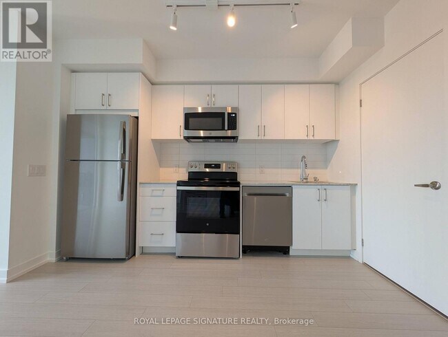 Photo du bâtiment - 4010 Eglinton Ave W