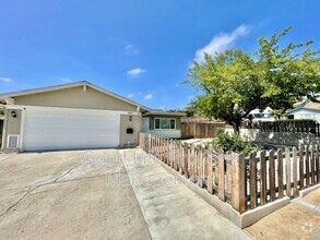 Building Photo - 8687 San Vicente St