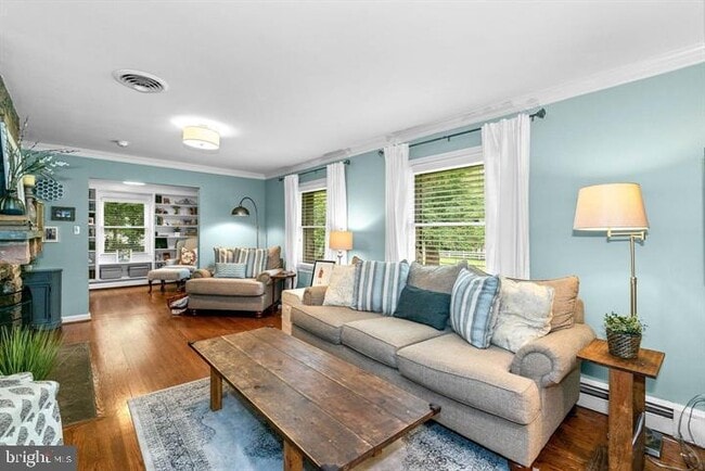 Foto del edificio - 15027 Braddock Rd