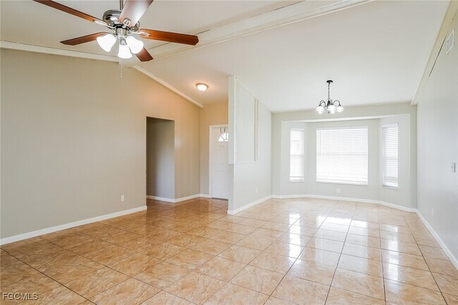 Building Photo - 2214 SW 2nd Ct