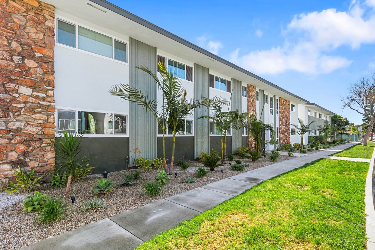 Primary Photo - 1720 Park Avenue