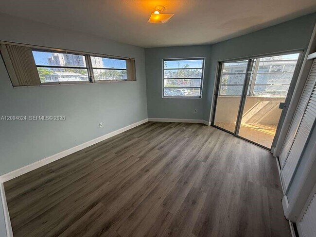 Foto del edificio - 1663 NE Miami Gardens Dr
