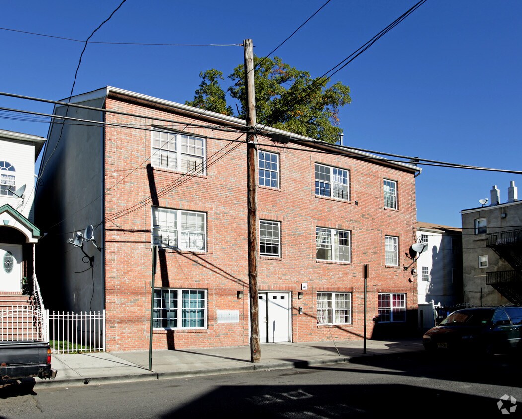 Primary Photo - 156-158 3rd St