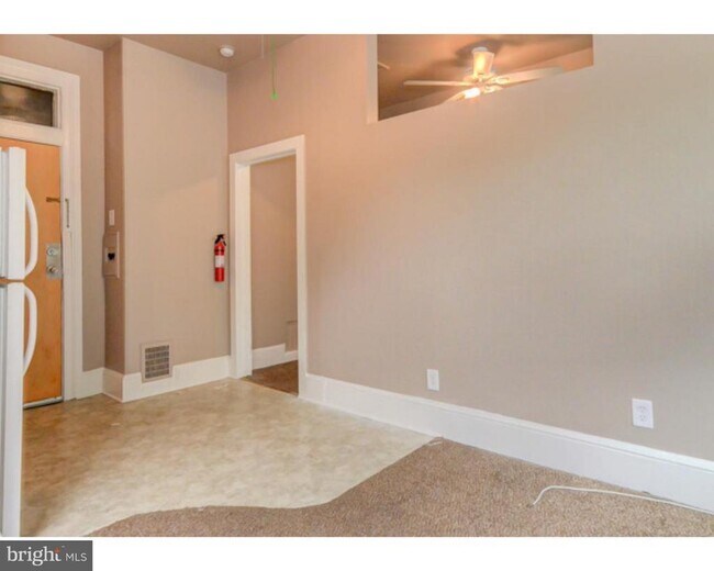 Building Photo - 239 Vine St