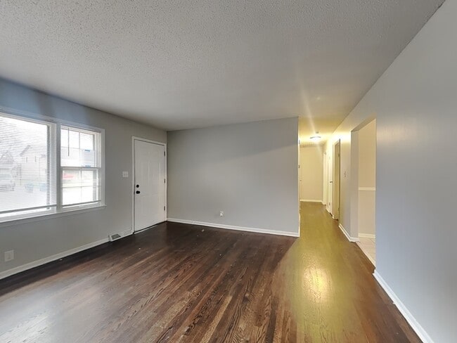 Building Photo - 902 NE 73rd Terrace