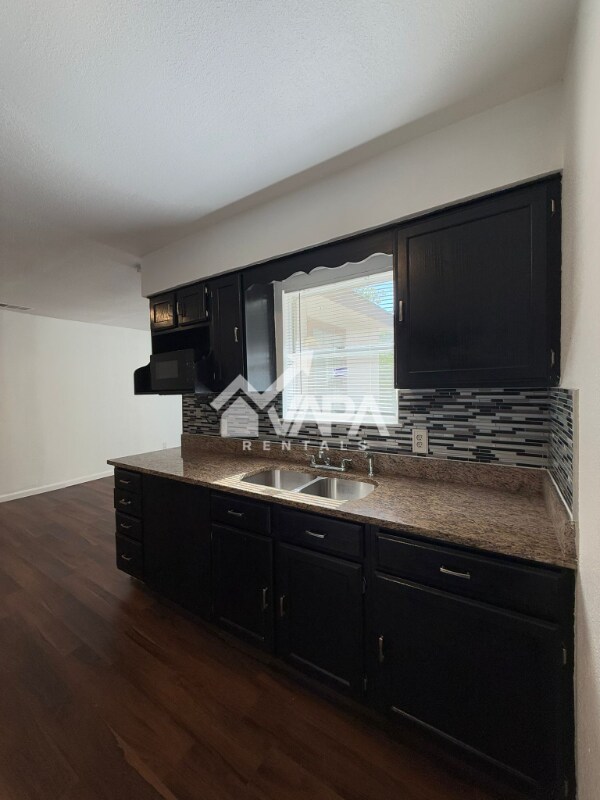 Foto del edificio - 5607 Summer Gold Dr