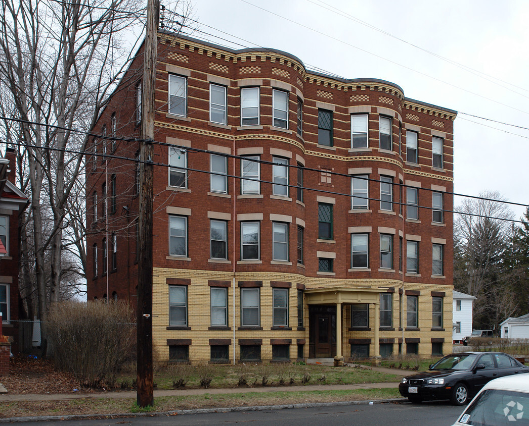Building Photo - 321 Sargeant St