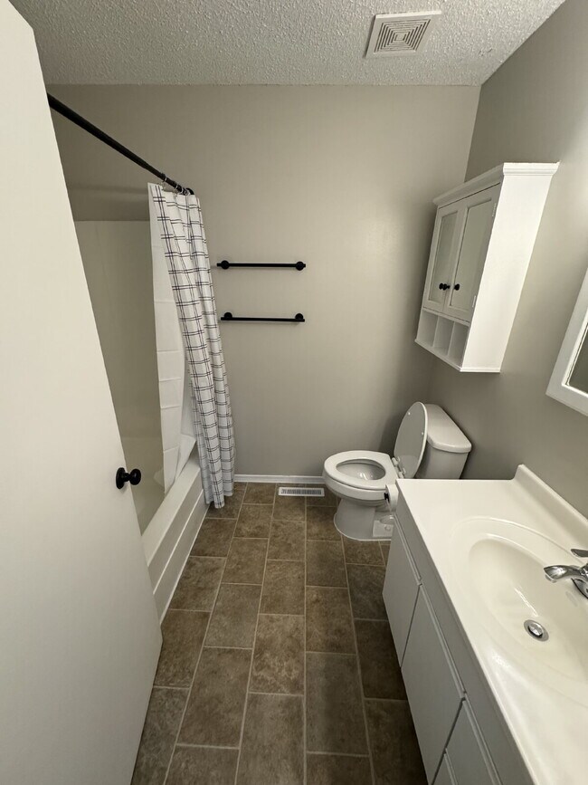 Foto del edificio - "Charming 1-Bedroom Duplex Retreat in Wich...