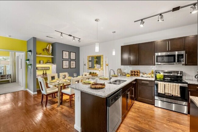 Foto del edificio - 12700 Ridgeline Blvd