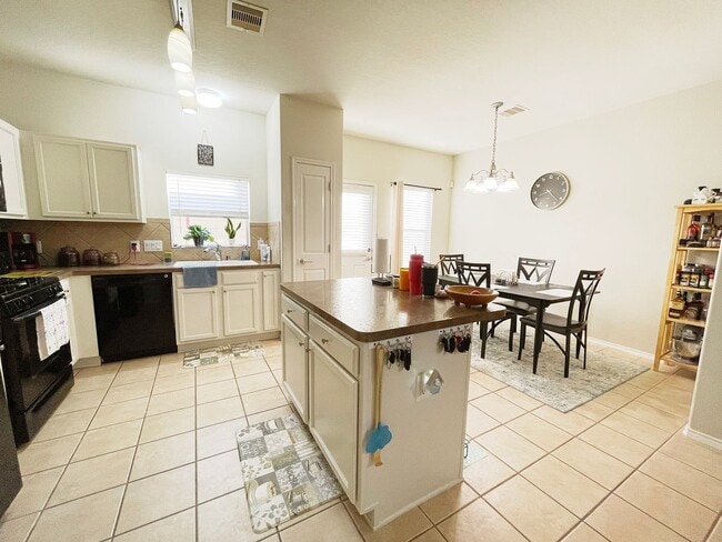 Foto del edificio - 23614 Youpon Lake Ln