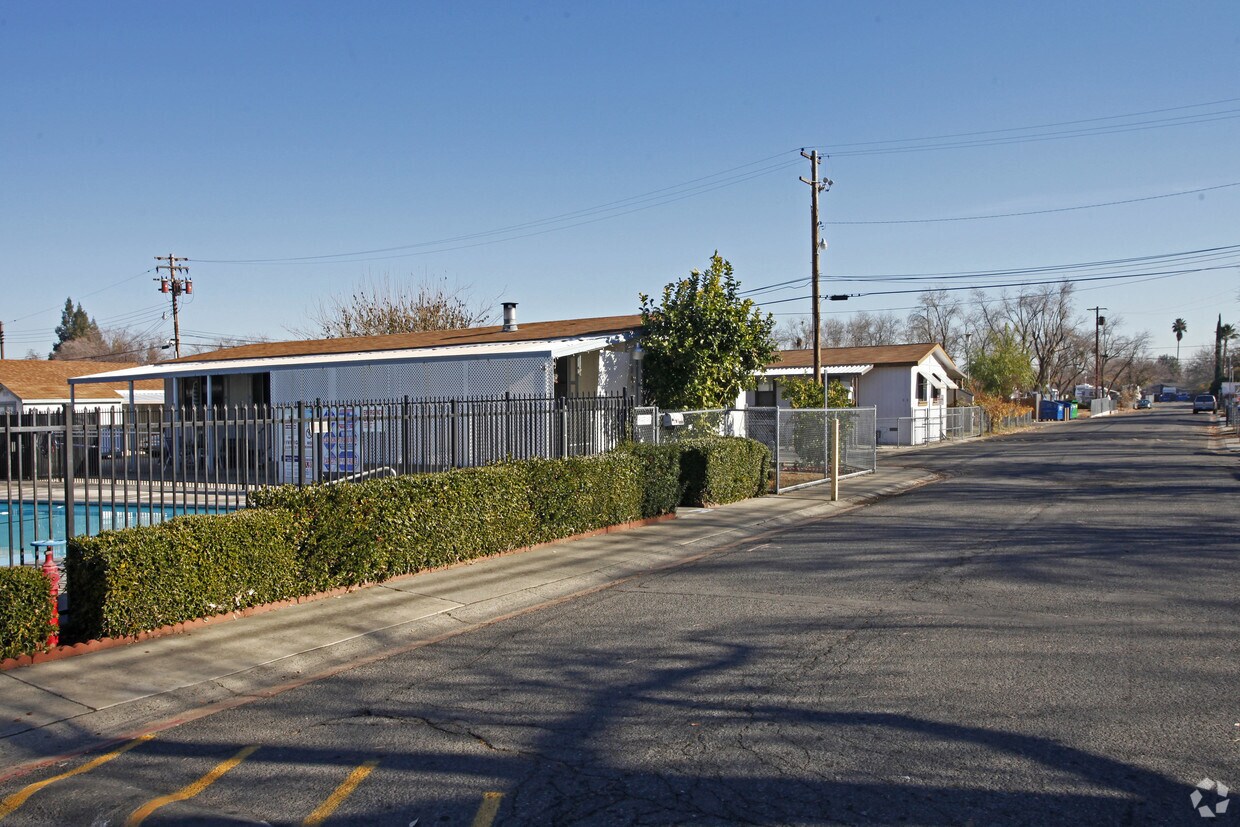 Mobile Home Park - 5050 Roseville Rd