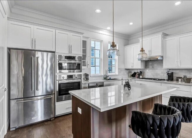 Building Photo - 4128 Willowbend Blvd