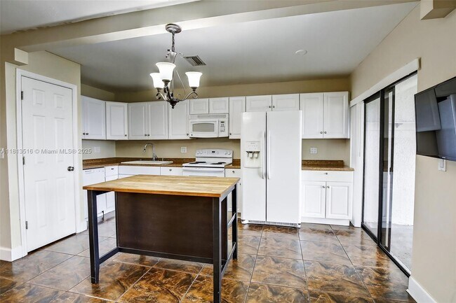Foto del edificio - 388 NW 103rd Terrace
