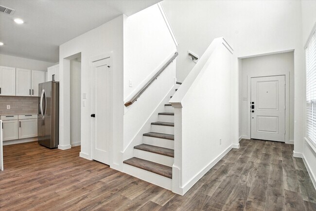 Foto del edificio - 1852 Dry Cherry Ln