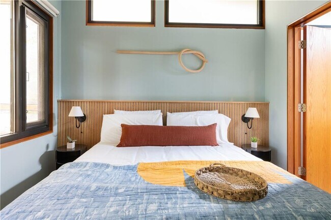 Foto del edificio - 515 Claire Dr NE