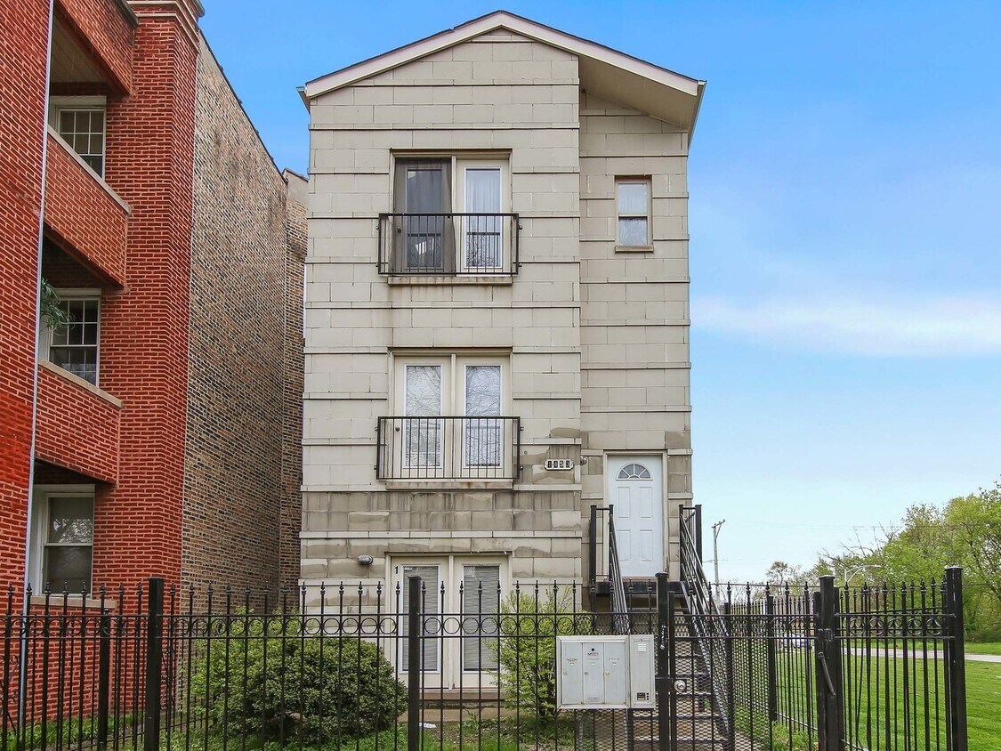 Foto principal - 1453 W Garfield Blvd