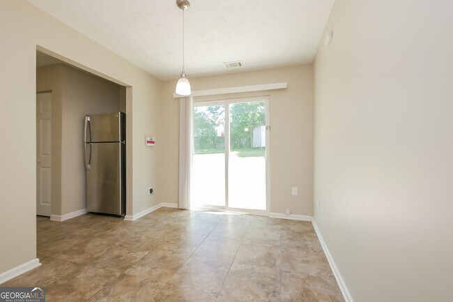 Foto del edificio - 2703 Holly Berry Dr