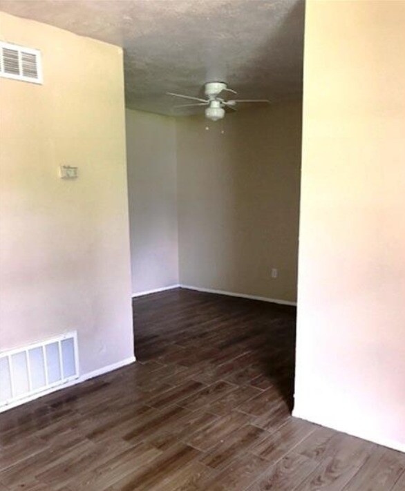 Dining Area - 14302 Laredo St