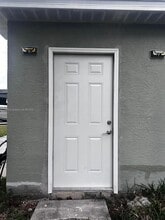 Building Photo - 1442 SW Santiago Ave