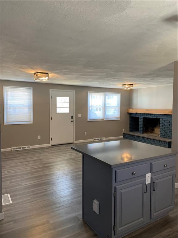 Building Photo - 15 Hardy St