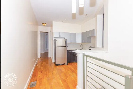 Building Photo - 676 Quincy St