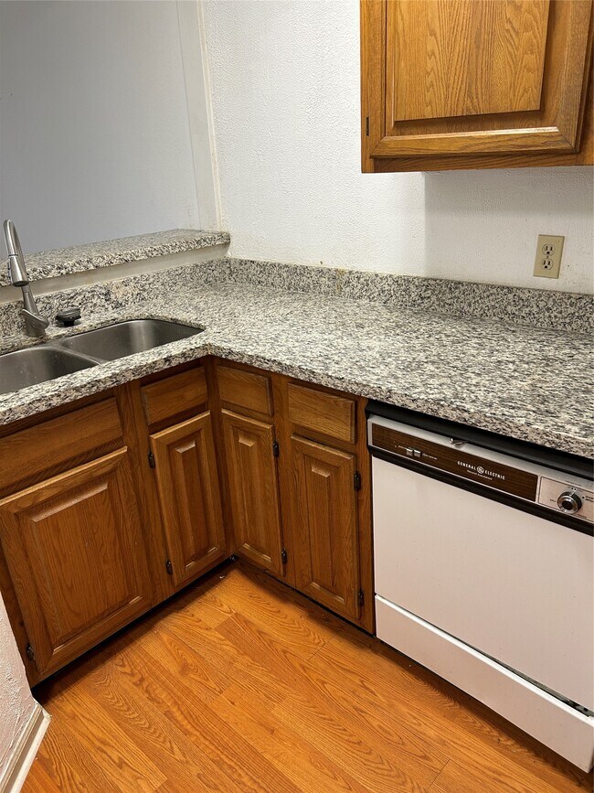 Foto del edificio - 2213 S Braeswood Blvd