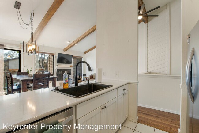Foto del edificio - 2 br, 2 bath House - 3704 S Madison Ave