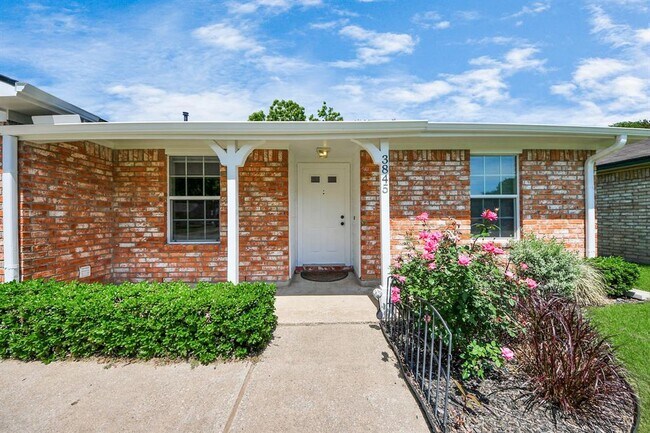 Building Photo - 3845 Jasmine Dr