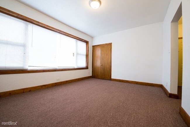 Building Photo - 2 br, 1 bath Apartment - 7806 S Essex Ave