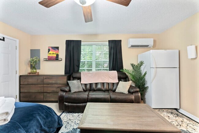 Foto del edificio - 15652 Coastal Ln