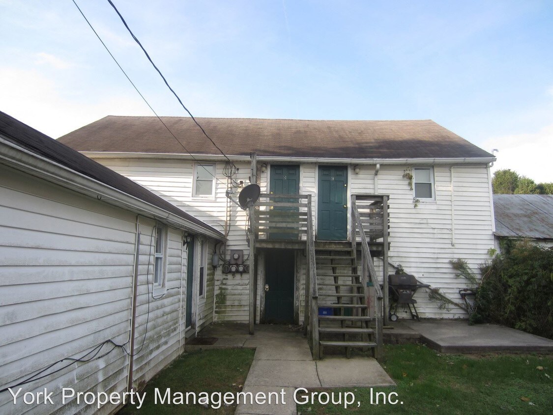 Primary Photo - 12 N Main St