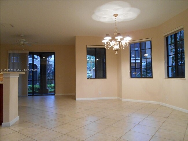 Foto del edificio - 2684 Center Ct Dr