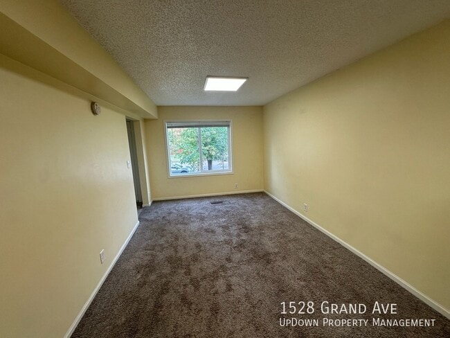 Building Photo - 1528 Grand Ave
