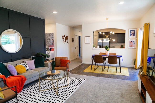 Building Photo - 6754 S Maverick Way