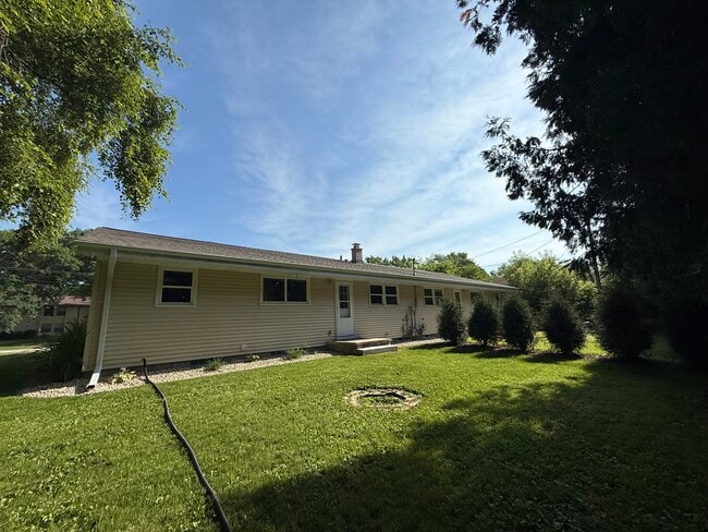 Backyard - 211 E Paradise Dr