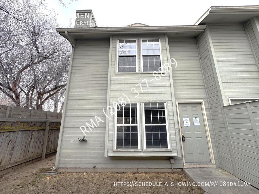 Primary Photo - 3 Bedroom Duplex on Boise Bench~ Orchard &...