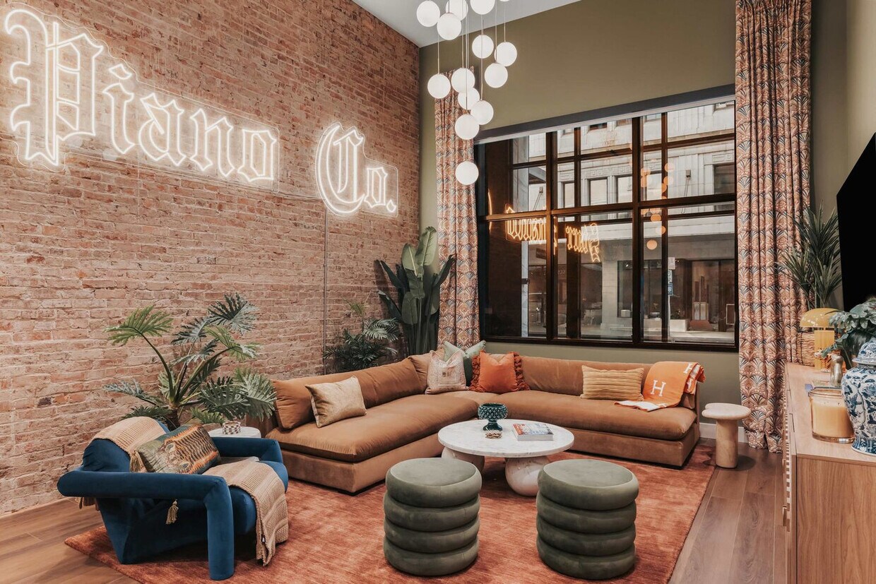 Foto principal - 240 Rep. John Lewis Way N