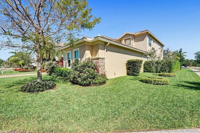 Building Photo - 8947 Cypress Grove Ln