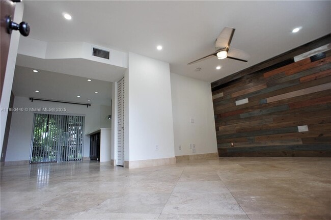 Foto del edificio - 8401 SW 107th Ave